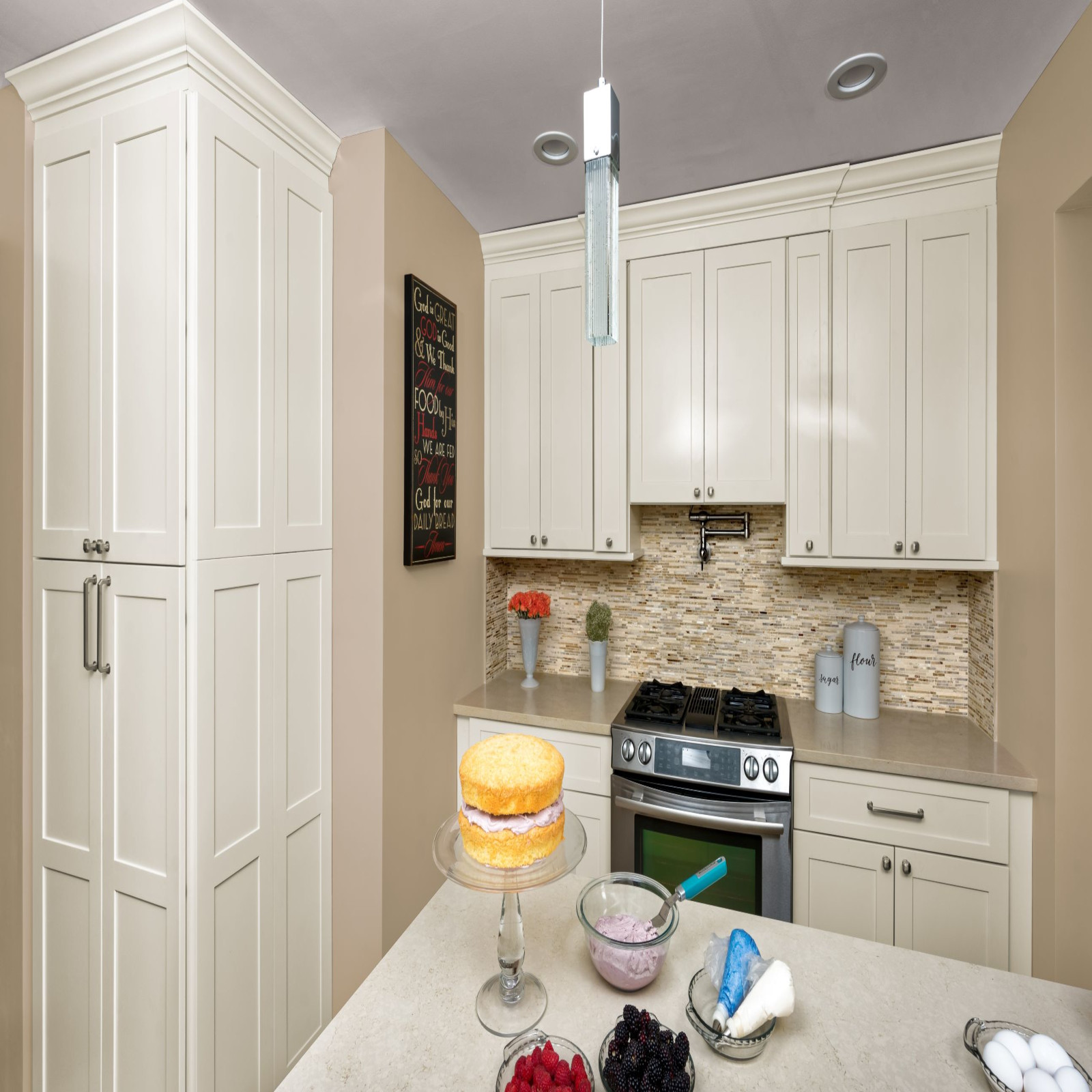 Fabuwood Allure Galaxy Cabinets 10x10 Kitchen
